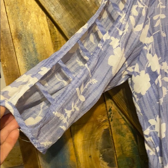 Breezy summer tunic w open detail sleeve - Picture 2 of 4